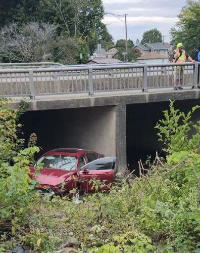 One hurt in South Williamsport crash